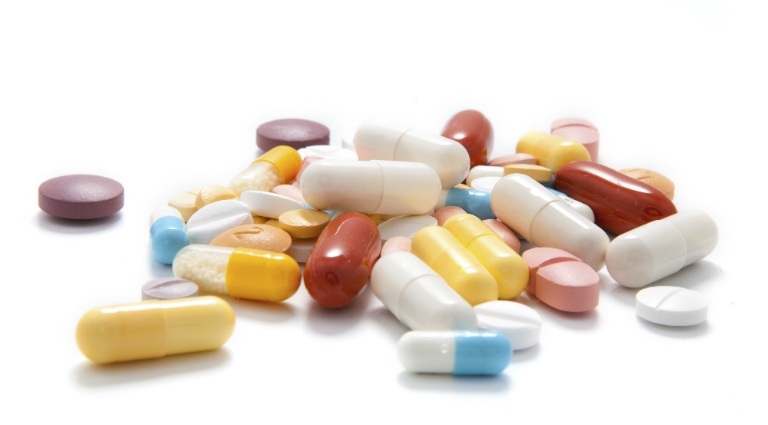 Thuốc Cefadroxil tương tác với một số loại thuốc khác. Bạn cần thận trọng khi dùng kết hợp.