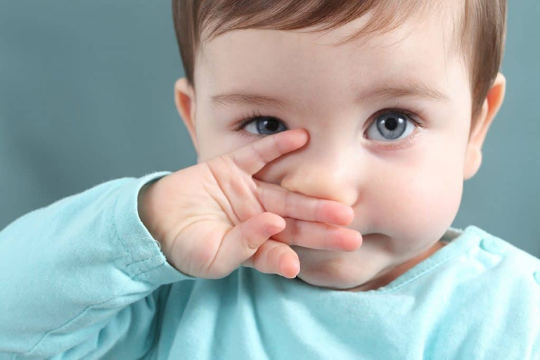 Cách trị nghẹt mũi cho trẻ sơ sinh bằng phương pháp dân gian