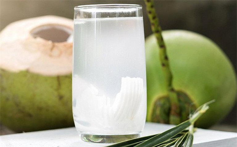 Lợi ích của nước dừa với sức khỏe