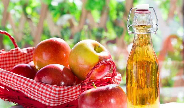 Giấm táo có chứa các hoạt chất giúp kháng khuẩn, chống viêm, tiêu sưng